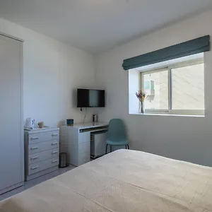 Bedrooms With Ensuite Bathrooms Homestay Sliema